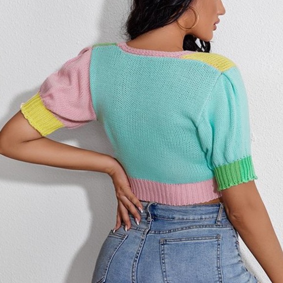 COLOR BLOCK TOP! - Picture 6 of 10